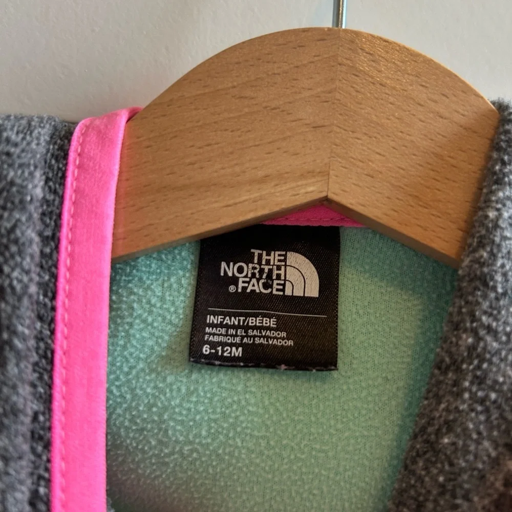 The north face infant jacket size 6-12 months - Picture 3 of 4